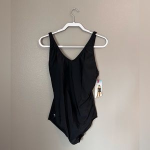 NWT Women’s Speedo One Piece Bathing suit